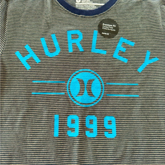 Hurley NWT Classy Olson Stripe Tee in Navy - Picture 2 of 7
